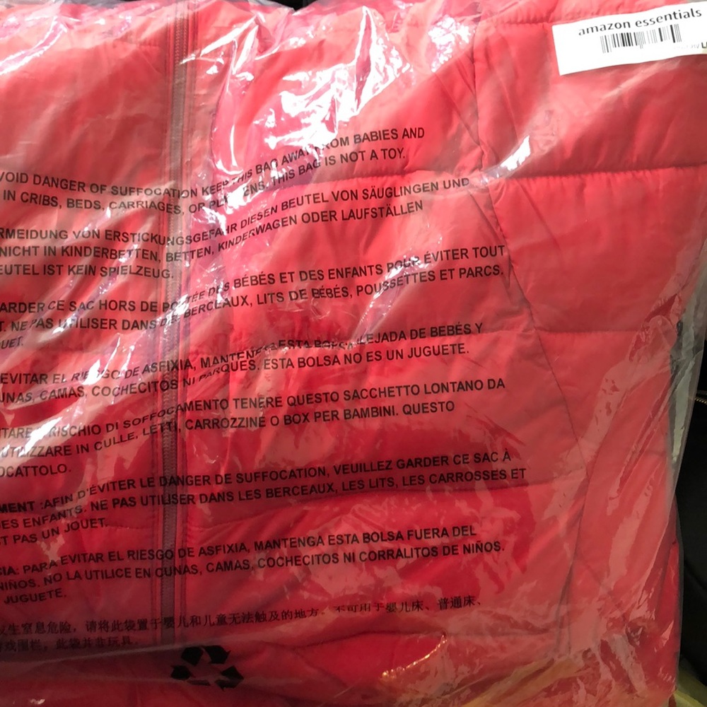 Red packable jacket - Picture 4 of 4